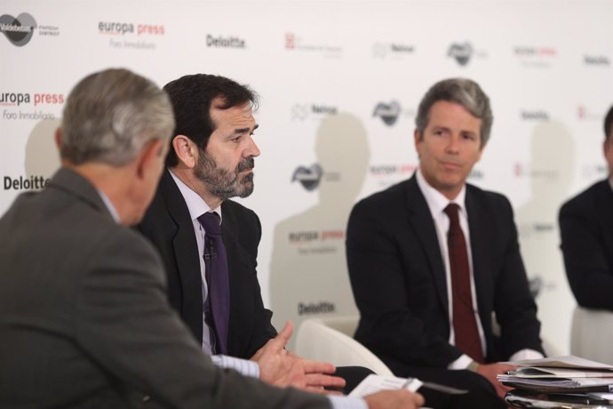 Juan Fernández-Aceytuno y Marcos Sánchez Foncueva en un foro de Europa Press