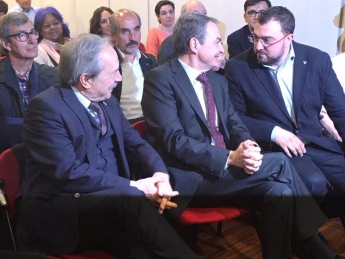 Zapatero xunto a Adrián Barbón y Wenceslao López.