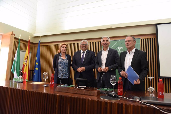 Arellano y Vázquez firman un convenio sobre cultura emprendedora