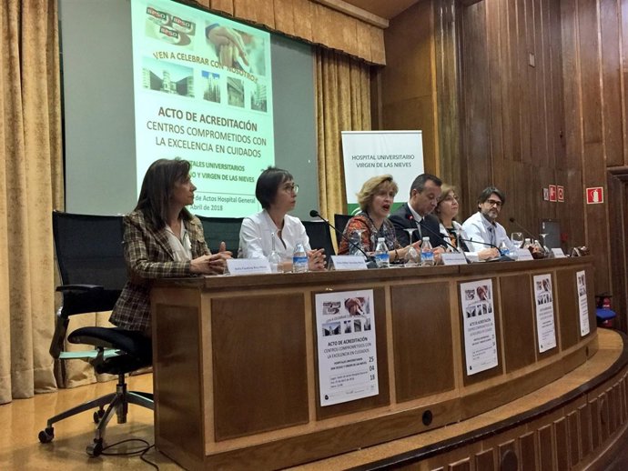 Profesionales de Enfermería son reconocidos por su excelencia en cuidados