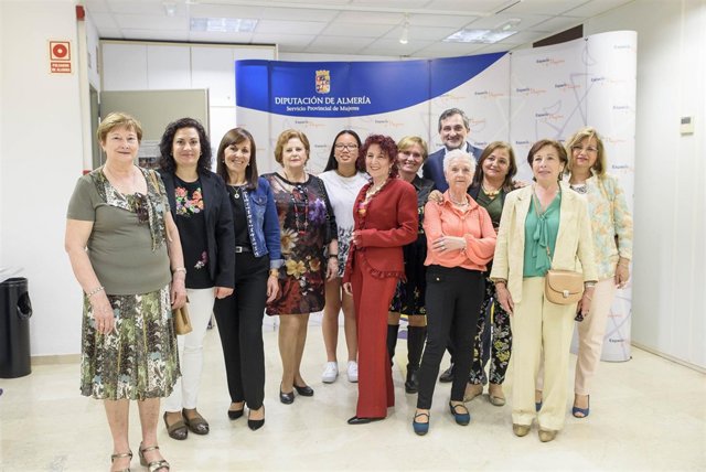 La muestra 'Diversidad' se expone en el Espacio de Mujeres de Diputación.