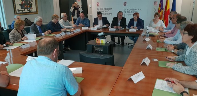 Martí March firma dos acuerdos de mejora en la concertada