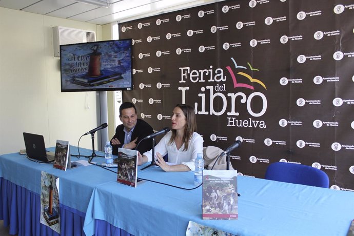 Presentan en la Feria del Libro el libro de Teresa Menguiano. 