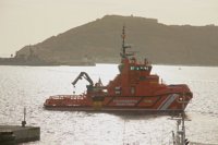 Salvamento busca dos pateras con 51 y 55 ocupantes en Mar de Alborán con meteorología adversa