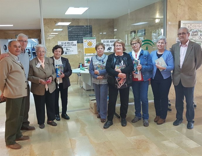 Participantes en la iniciativa 'A la Salud por la lectura'