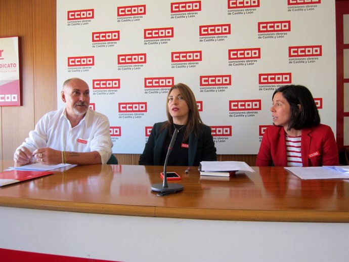 Representantes de CCOO en rueda de prensa.             