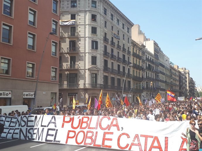 Manifestació d'estudiants universitaris a Barcelona