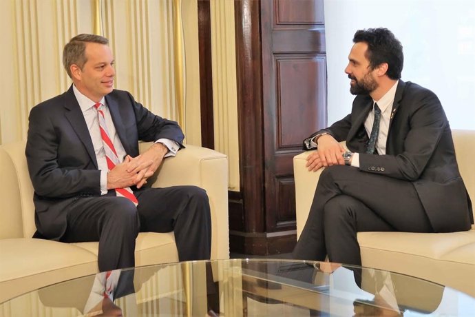 El cònsol nord-americà M.Mandojana i el president del Parlament, R.Torrent