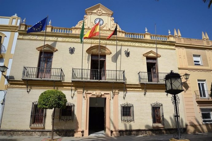 Fachada del Ayuntamiento de Ayamonte. 