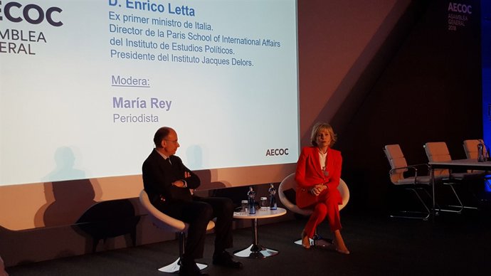 L'exprimer ministre d'Itàlia Enrico Letta 