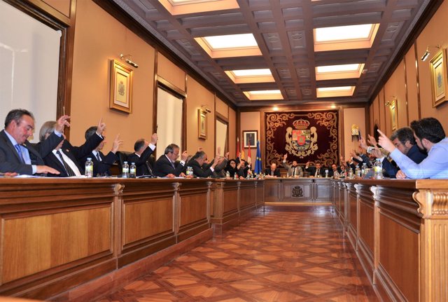 Pleno de la Diputación de Ávila, 26-4-18