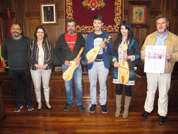 Reproducen tres instrumentos de la techumbre de la Catedral de Teruel