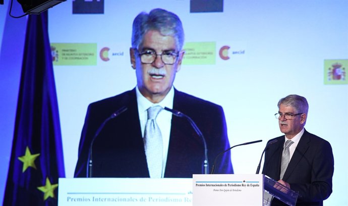 Alfonso Dastis intervé en el lliurament d'uns premis sobre periodisme