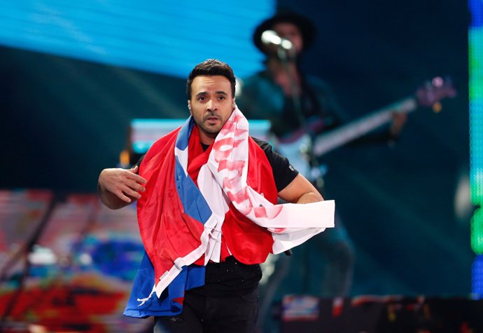 Puerto Rican singer Luis Fonsi performs during the 59th International Song Festi