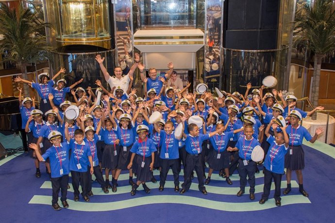 Pullmantur Cruceros acerca 'Capitán por un día', su programa lúdico-educativo, a