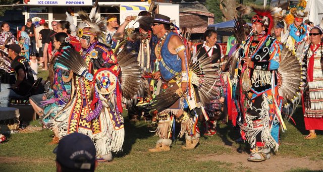 Fiesta tradicional en una reserva india en Wisconsin