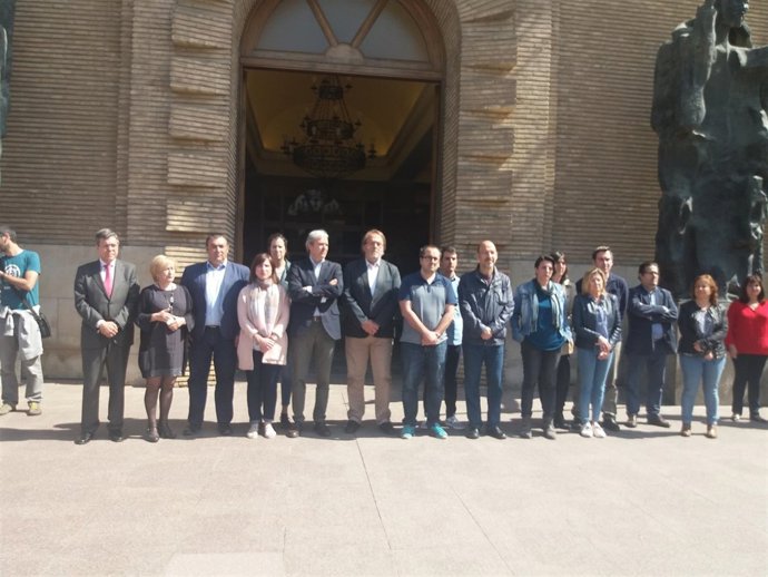 La Corporación municipal se concentra contra la sentencia de 'La Manada' 