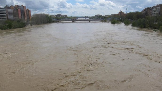                                Crecida Del Ebro En Zaragoza