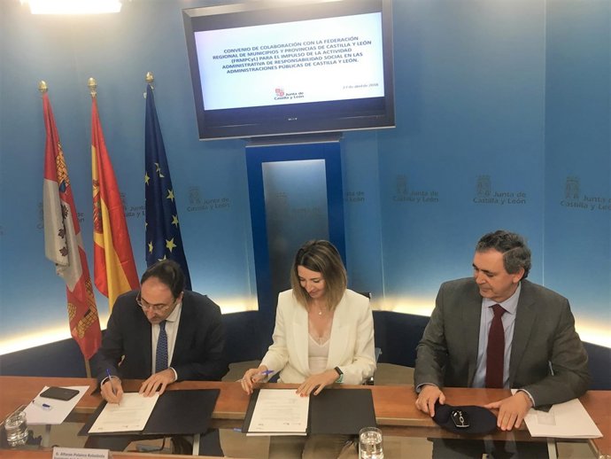 Valladolid.- Polanco, García y Fuertes, en la firma del acuerdo