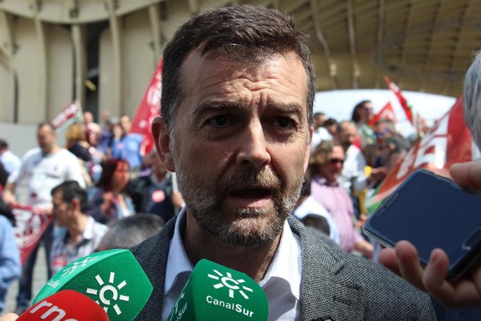 El coordinador general y portavoz parlamentario de IULV-CA, Antonio Maíllo