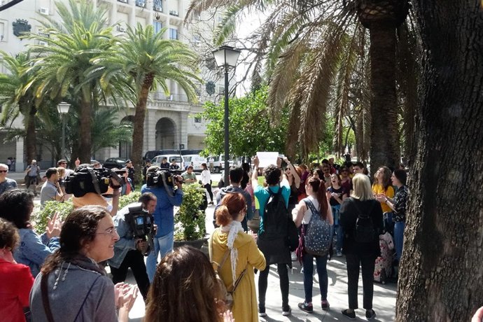 Manifestación ante la Audiencia de Sevilla por la sentencia de 'La Manada'