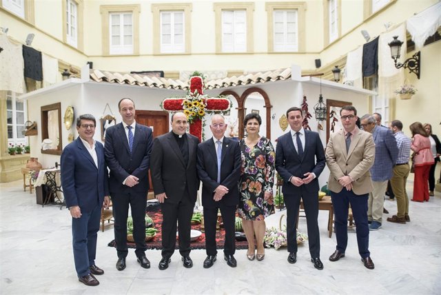 La Cruz de Mayo de la Asociación 'Providentia' se ha instalado en Diputación.