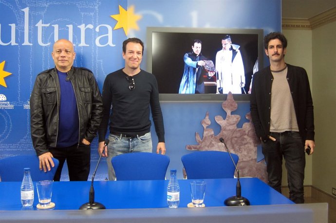 El director Yayo Cáceres y los actores Juan Cañas y Daniel Rohalver 27/04/18
