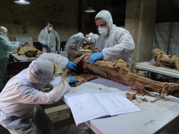 Trabajos realizados a las momias de San Andrés