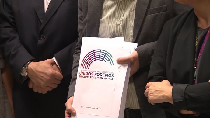 Pablo Iglesias ha registrado en el Congreso las 16 proposiciones de ley vetadas 