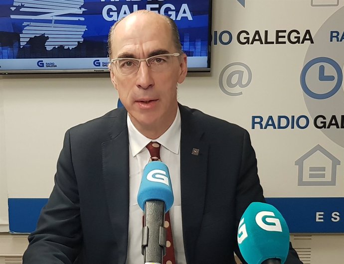 El conselleiro de Sanidade, Jesús Vázquez Almuiña, en la Radio Galega