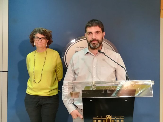 Los diputados de MÉS Agustina Vilaret y Josep Ferrà