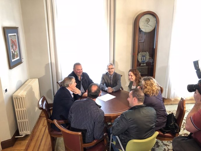 Reunión de IU con el alcalde de Mieres