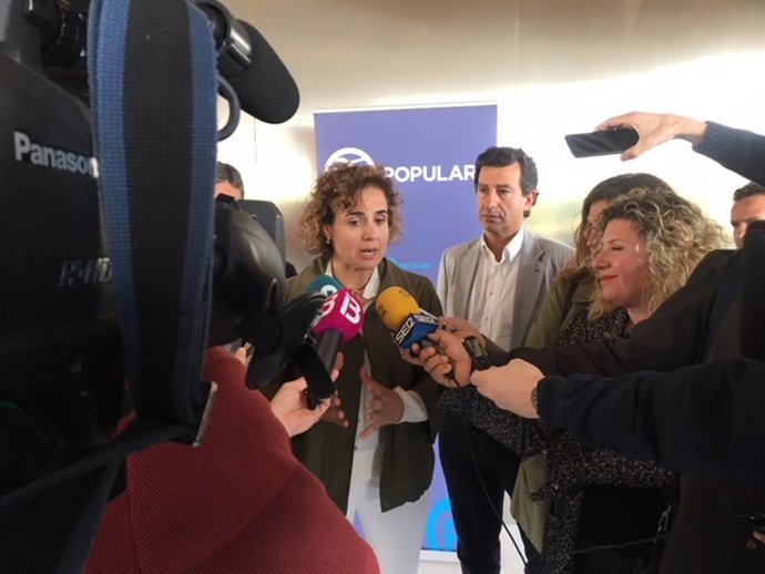 La ministra Dolors Montserrat
