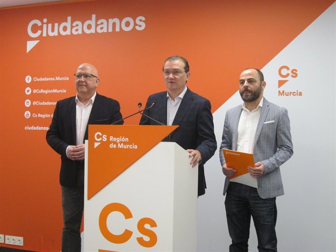  Padín, Garaulet Y Martínez, En La Rueda De Prensa   