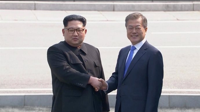 El líder norcoreano, Kim Jong Un, y el presidente surcoreaon, Moon Jae In.
