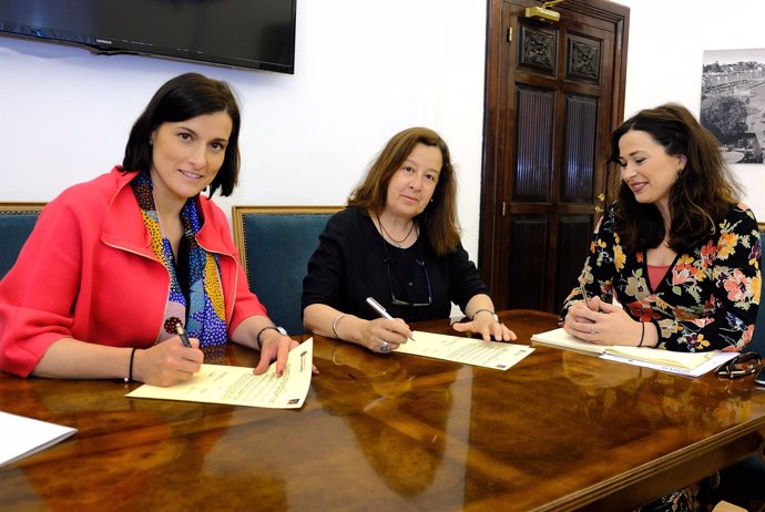 Firma convenio prácticas en Peñacastillo 