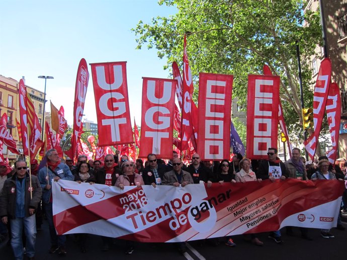 Manifestación del 1 de mayo convocada por CCOO y UGT en Zaragoza