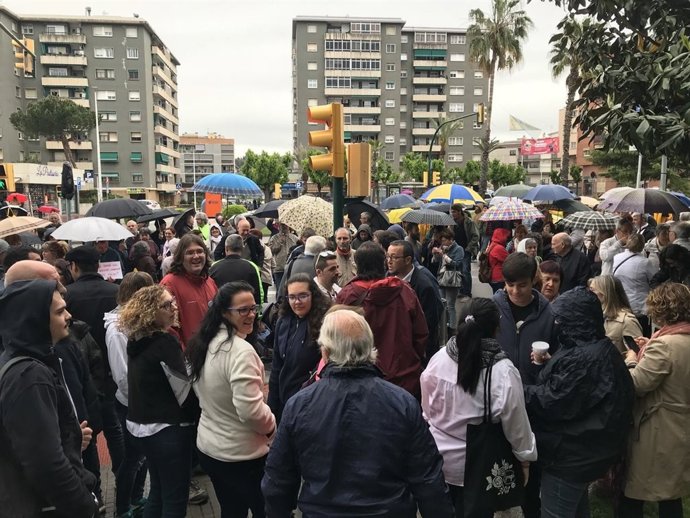 Concentració pels professors de Sant Andreu de la Barca denunciats