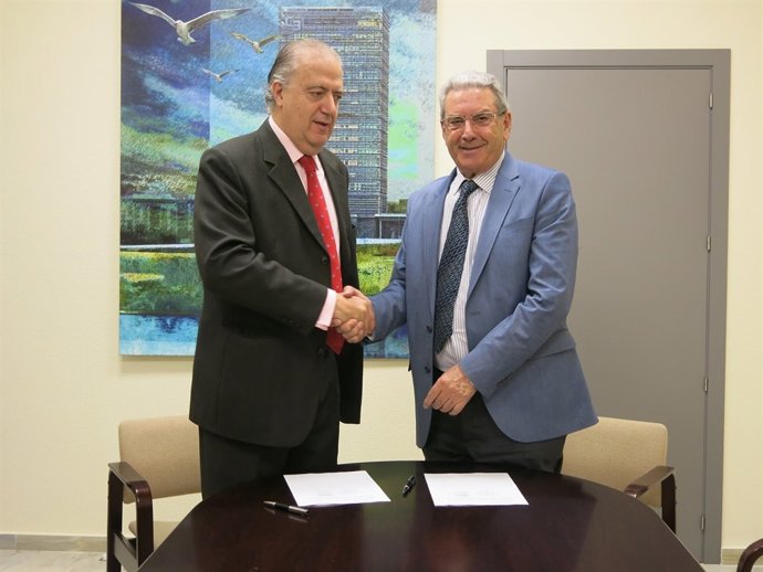 Firma del convenio entre la Real Academia de Jurisprudencia y la Fundación CB