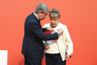 La actriz Gemma Cuervo, Medalla de Plata de la Comunidad, reivindica a la mujer en la cultura por la "igualdad y la paz"