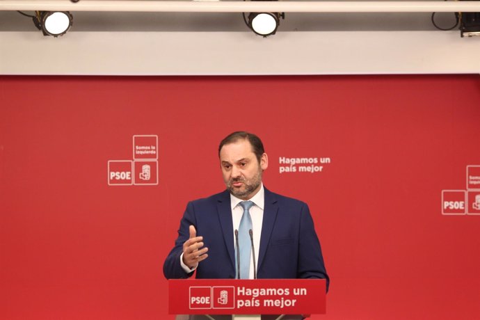 Rueda de prensa del secretario de Organización del PSOE, José Luis Ábalos