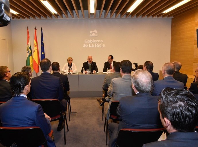 Ceniceros se reúne con Iberaval y con entidades financieras riojanas