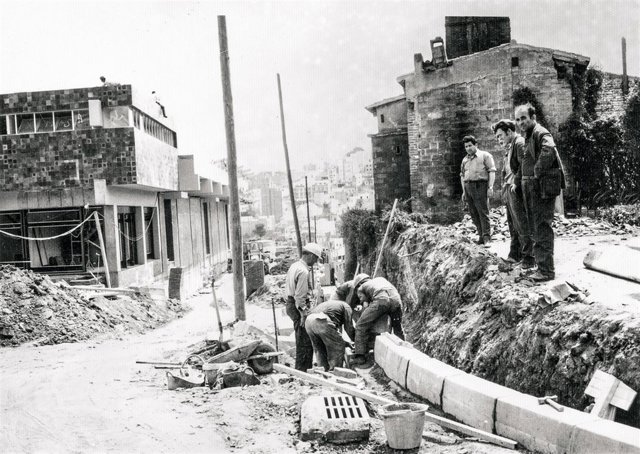 Trabajos de apertura de la calle Trueba (1968)