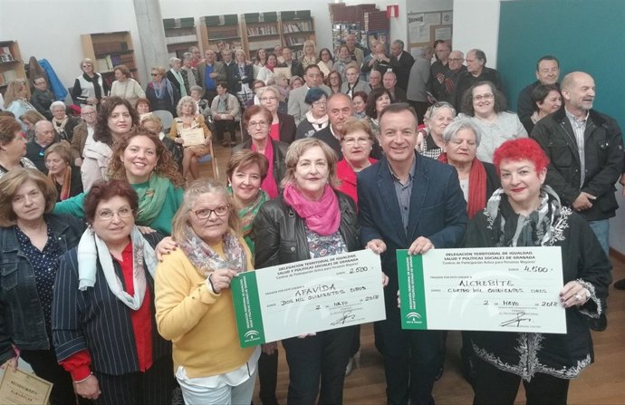 Donativo de los Centros de Participación Activa a enfermos de Alzheimer