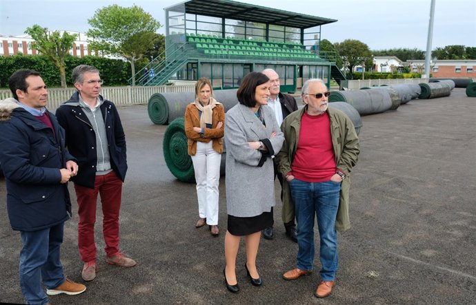 Comienzan los trabajos para renovar el césped artificial del campo de hockey