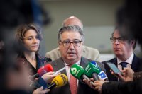 Zoido dice que ETA ya había sido disuelta, le exige que ayude a esclarecer crímenes y avisa de que "no habrá impunidad"