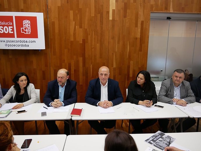 Pradas interviene, junto a Ruiz, en la sede del PSOE de Córdoba