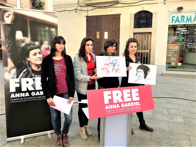 Gemma Codina, Txell Bonet, Natza Farré, Gemma Garcia: campaña Free Anna Gabriel
