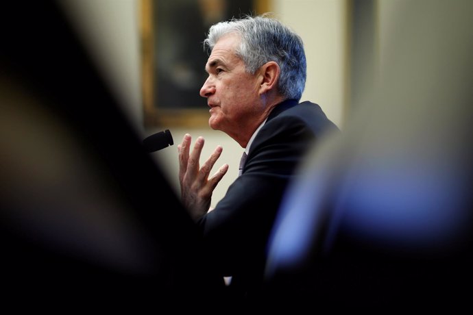 FILE PHOTO: Federal Reserve Chairman Jerome Powell delivers the semi-annual Mone