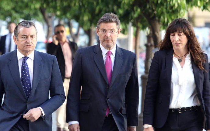 Sanz, Catalá y López, a su llegada a los Desayunos de Europa Press Andalucía